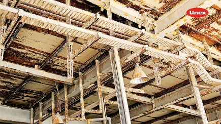 Bandejas Unex 66 tras 15 años en ambiente corrosivo | Setalde Group